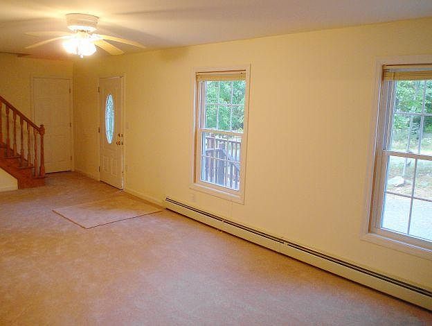 2nd image of 098 Surrey Ln Hemlock Farms