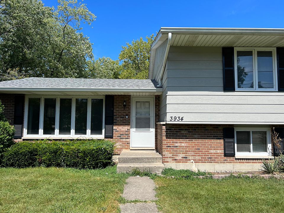 1st image of 3934 Grandville Ave #3934