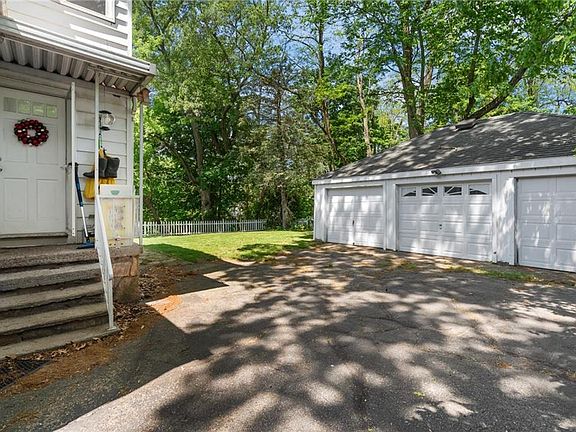 3rd image of 129 Lefrancois Blvd