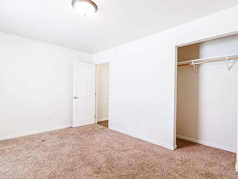 1017 & 1021 16th St N #1122 — Photo 15