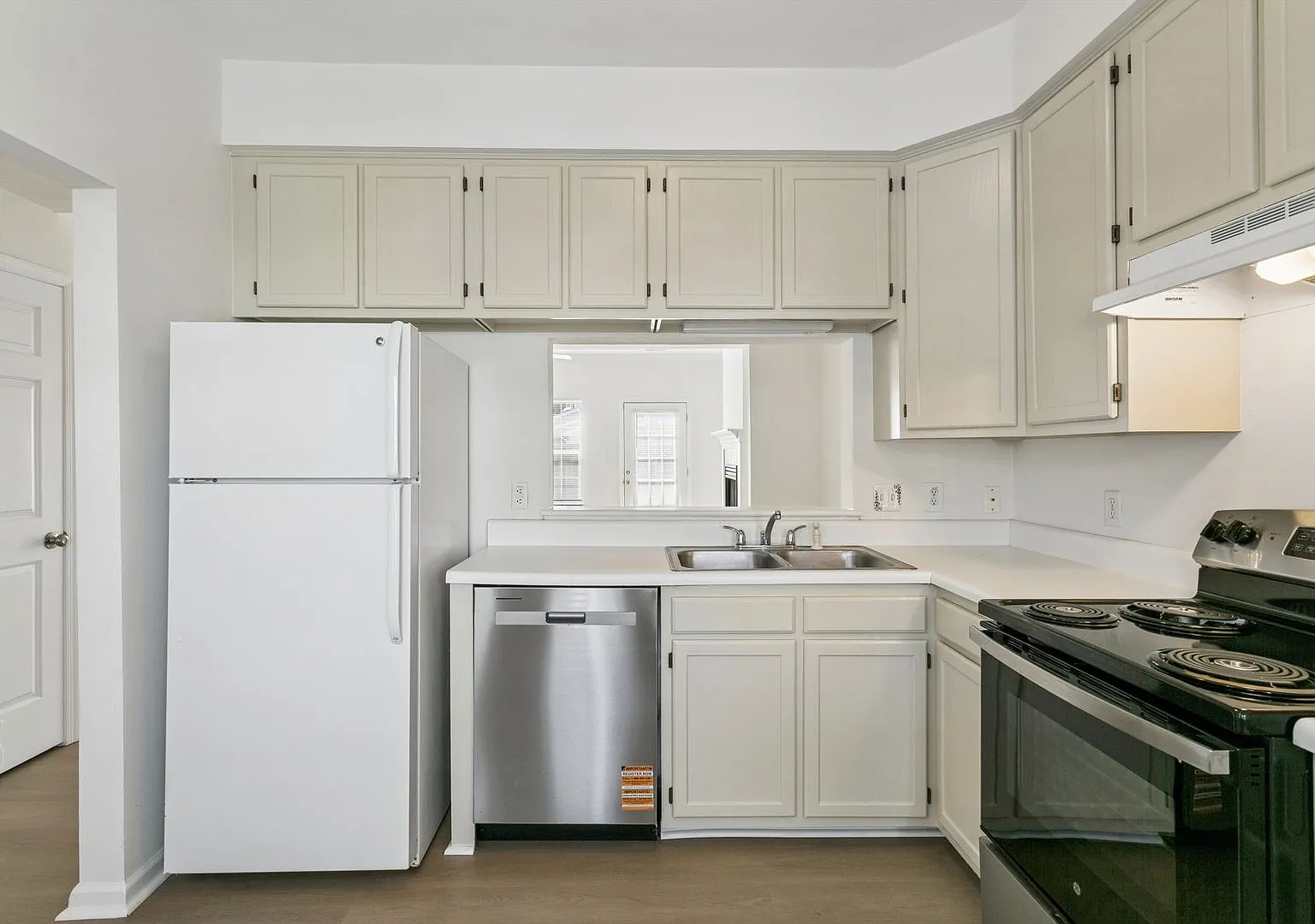 3BR 2.5 BA Smithy Glen/Coventry York County — Photo 4