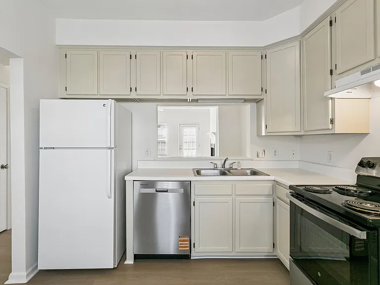 104 Monument Ct — Photo 4