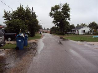 207 James St, Clarkton, MO 63837