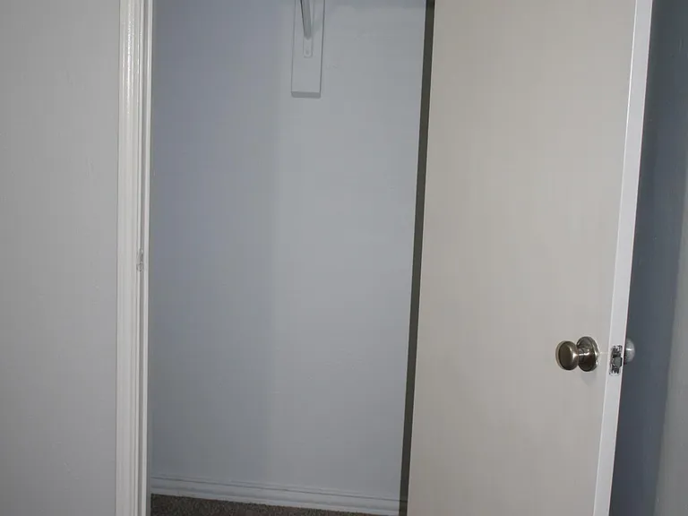 2518 Highdale Dr — Photo 40