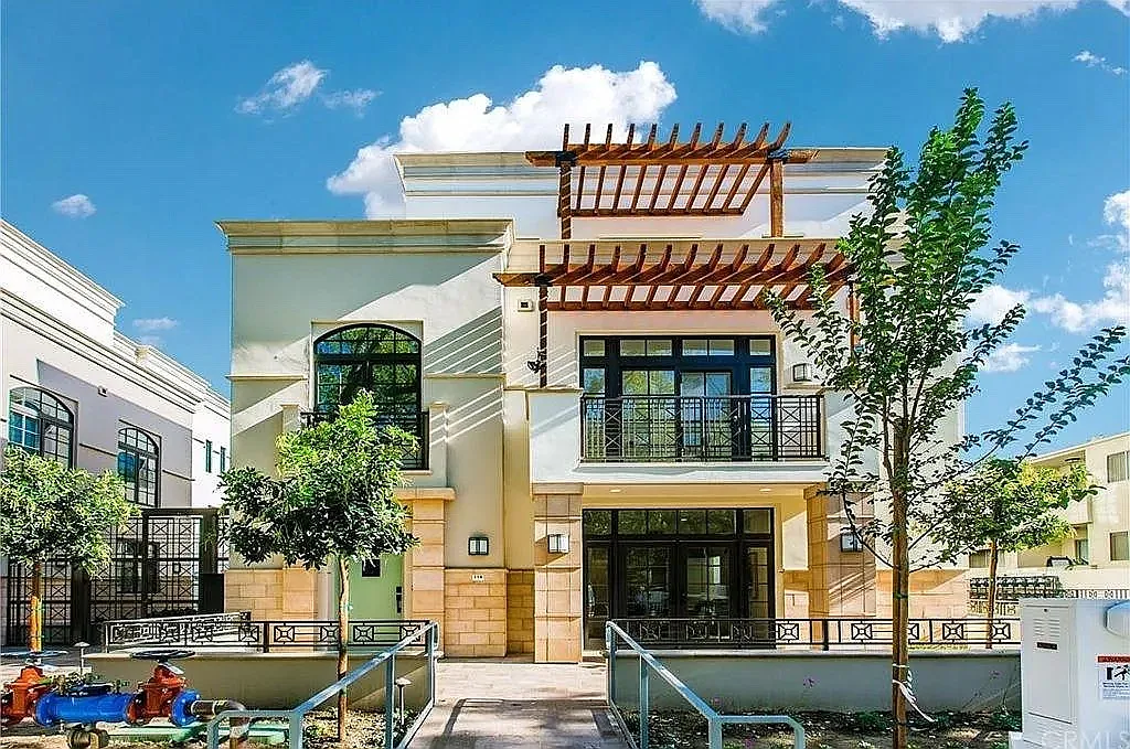 1 bed, 760 sqft, $3,100 — Photo 1