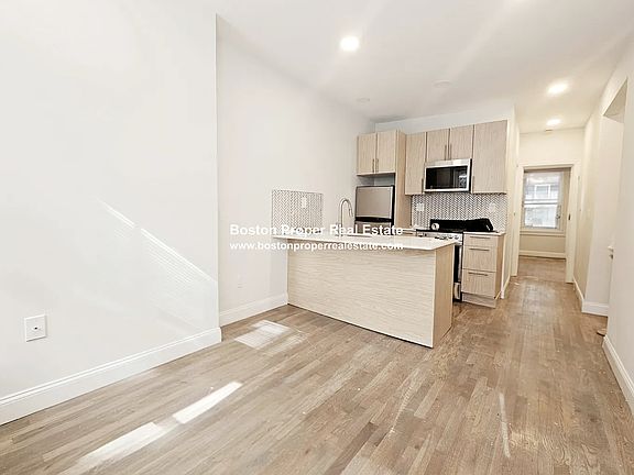 4th image of 27 Garden St #11