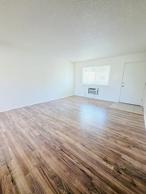 2 bed, 800 sqft, $1,295 — Photo 3