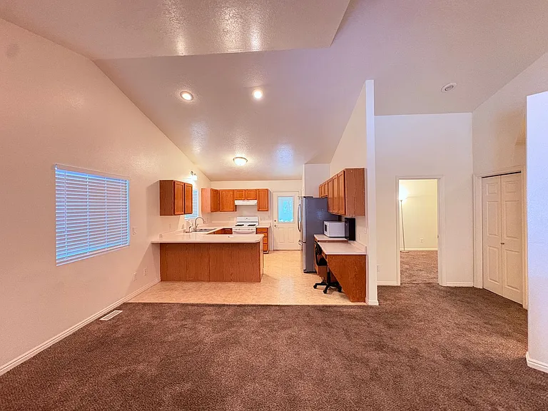 334 W Mountain View Dr — Photo 24