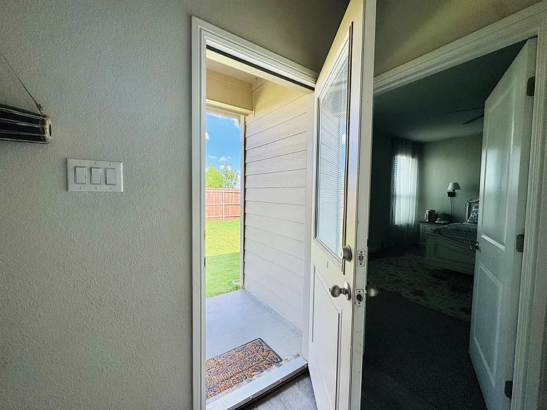15736 Hazelhurst Ln — Photo 21