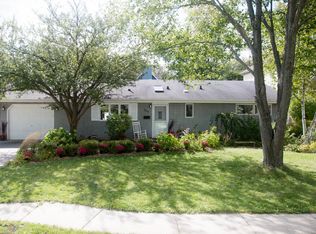 826 Parkway Dr, Wheaton, IL 60187