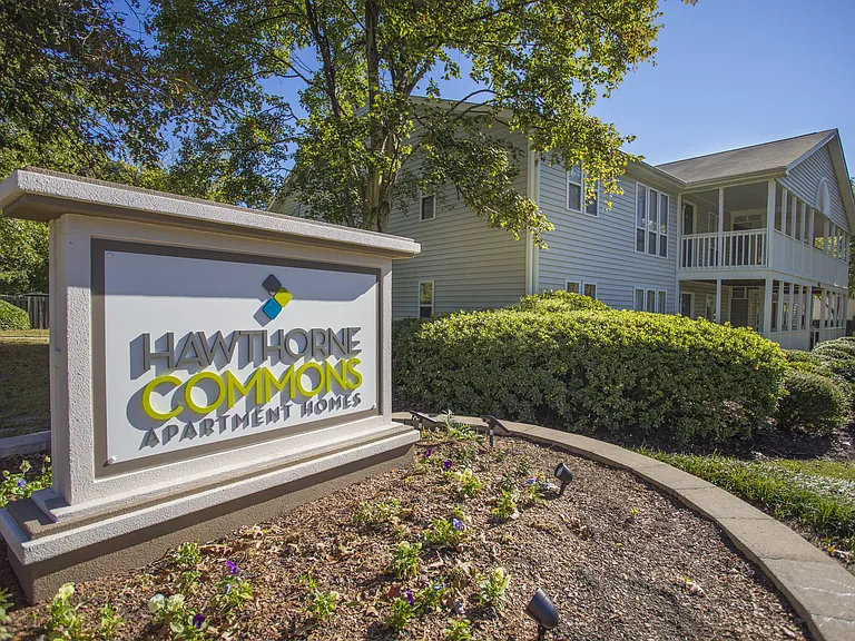 Hawthorne Commons — Photo 27