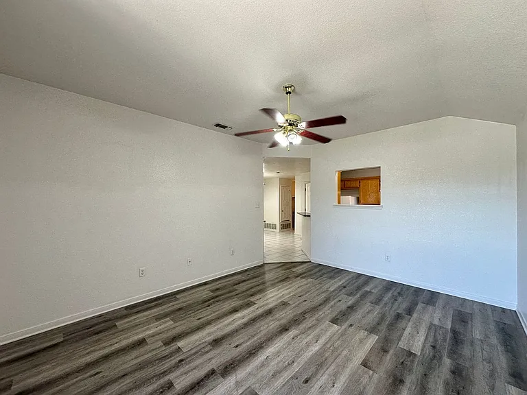 3105 Dannen Court — Photo 3