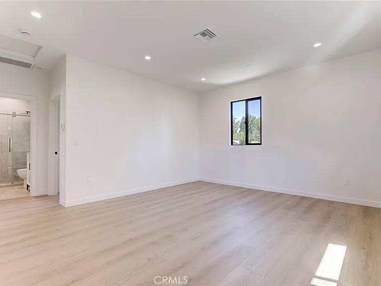 13502 Bessemer St — Photo 12