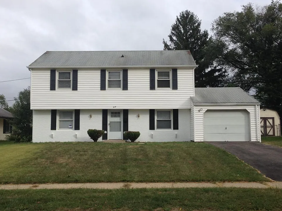 40 Melrose Ln