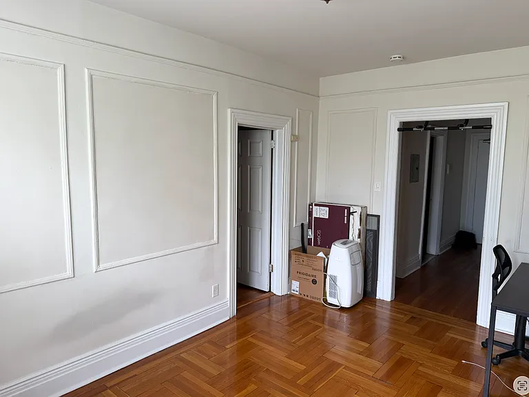 5 Laidlaw Ave #201 — Photo 2