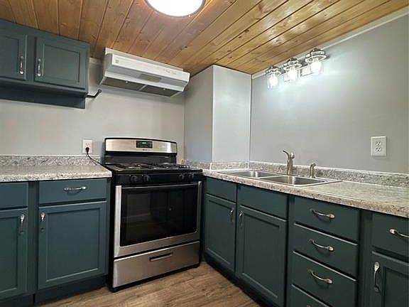 3rd image of 314 College Street