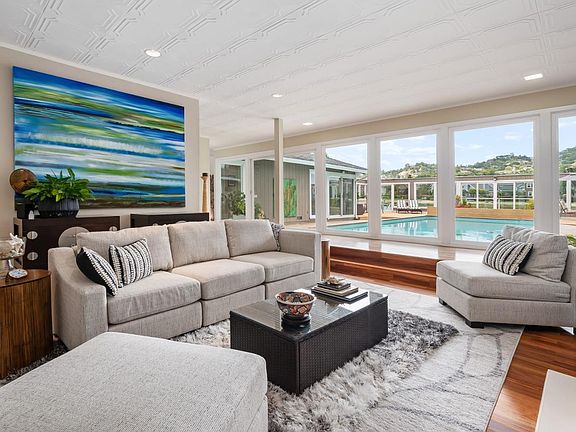 4th image of 388 Riviera Circle