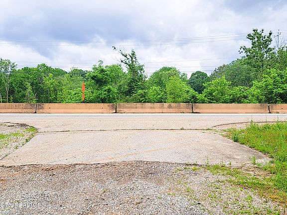 5th image of S Jefferson Ave