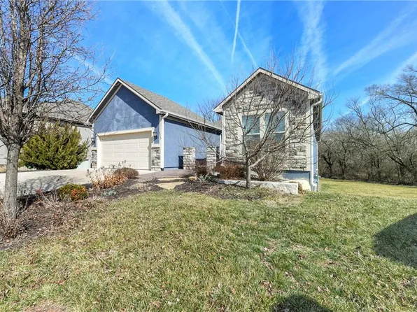 4925 Tallgrass St, Leavenworth, KS 66048