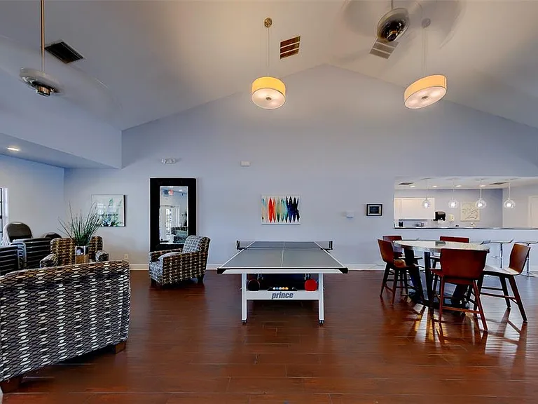 222 Pompano Dr SE #H — Photo 37