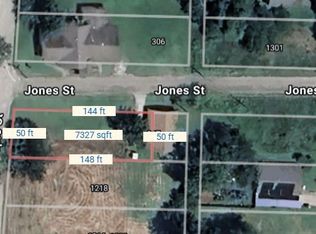 1220 Maple St, Bonham, TX 75418