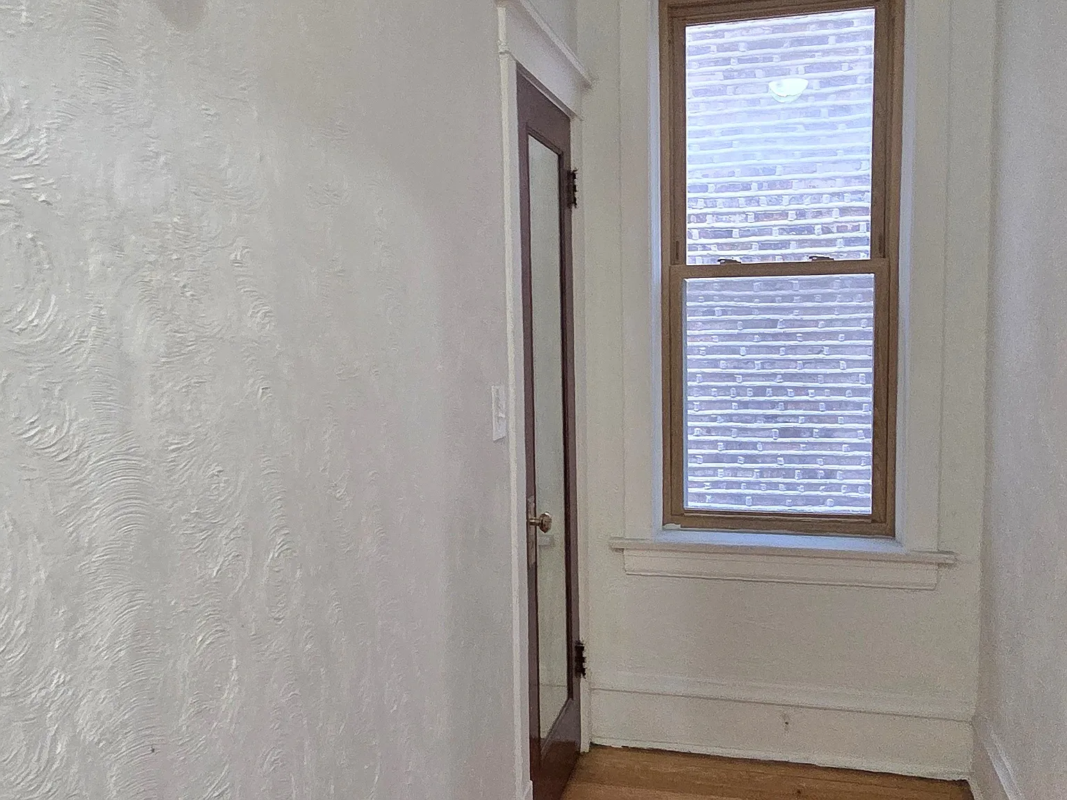 3 bed, 1178 sqft, $2,200 — Photo 3