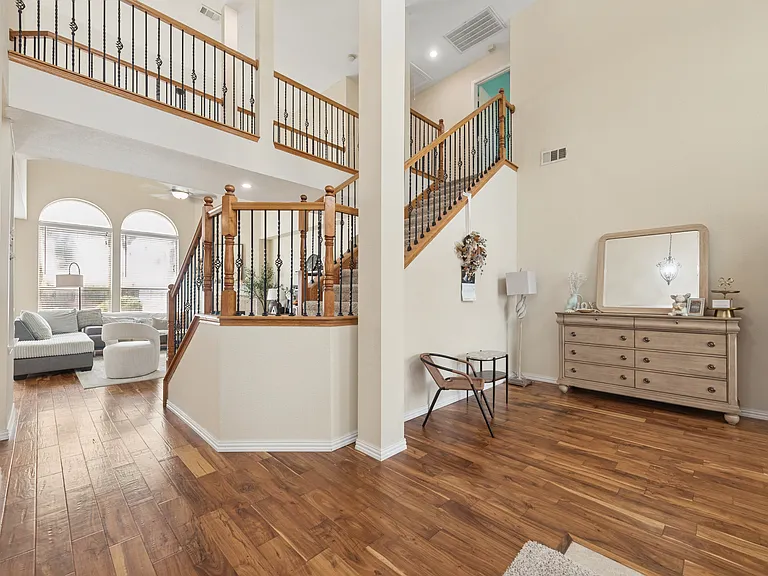 5909 Vineyard Ln — Photo 4