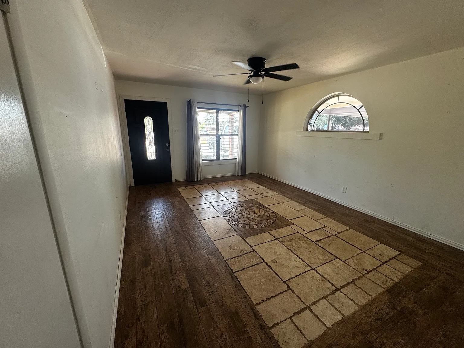 4 bed, $1,700 — Photo 3