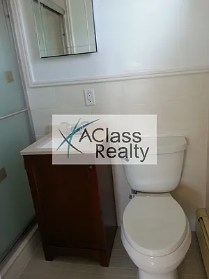Rented by A Class Realty Long Island City LLC | media 51