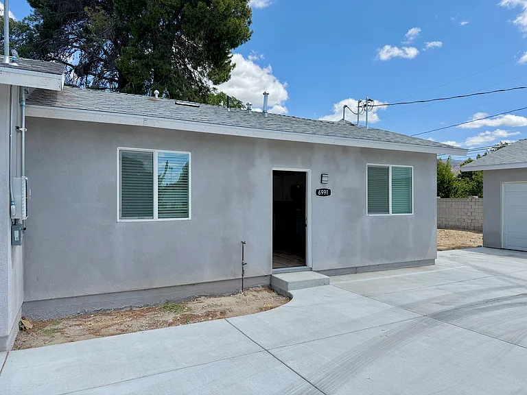 6991 Del Rosa Ave — Photo 15