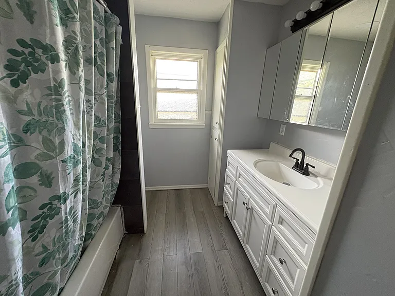 2209 N Dwight St — Photo 9