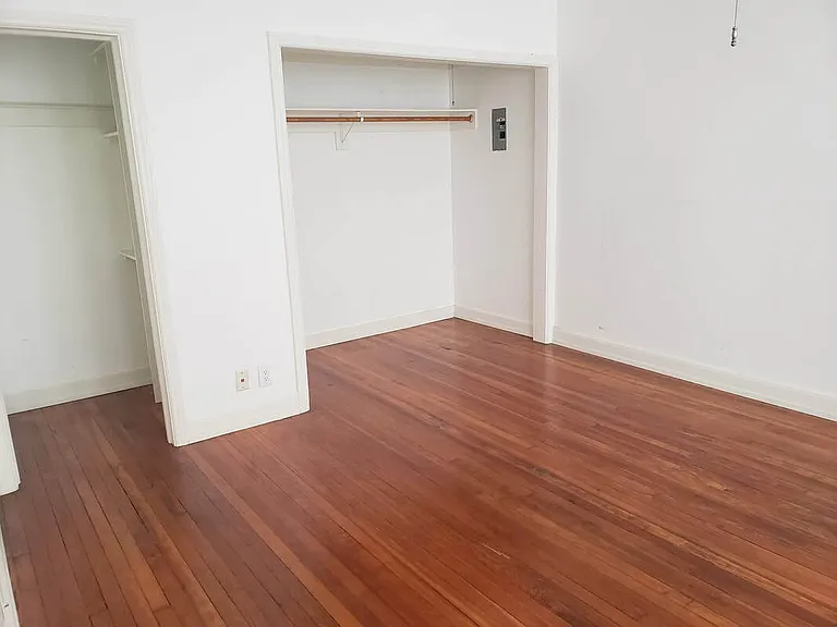 564 N Larchmont Blvd #303 — Photo 3