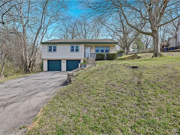 3537 N Walrond Ave, Kansas City, MO 64117