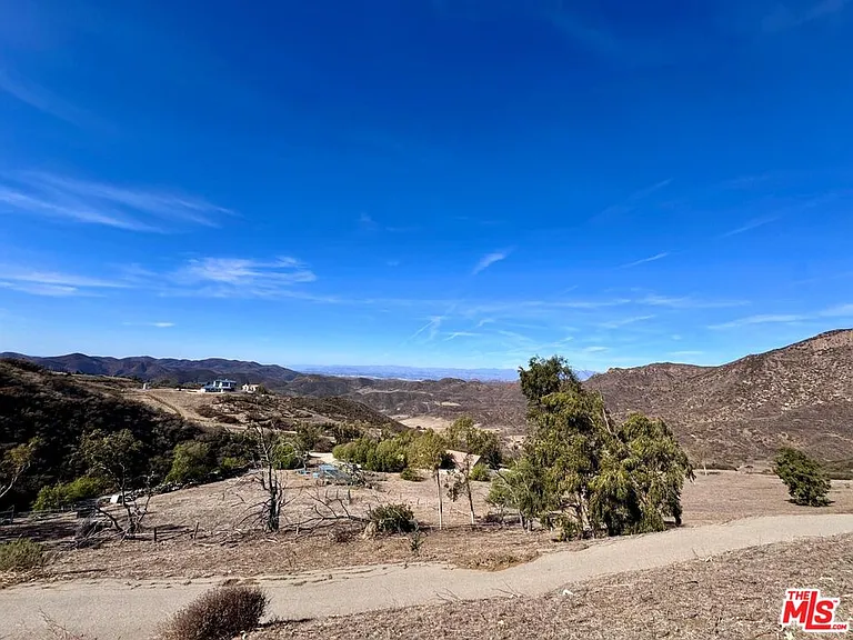 11077 Pacific View Dr — Photo 32