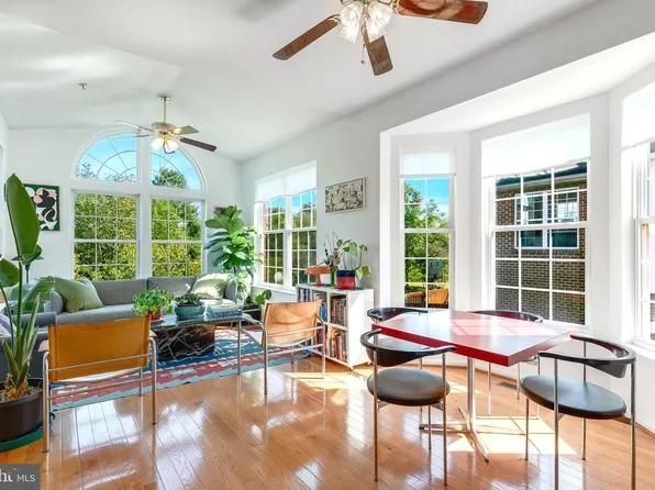 2621 Lacrosse Pl, Waldorf, MD 20603