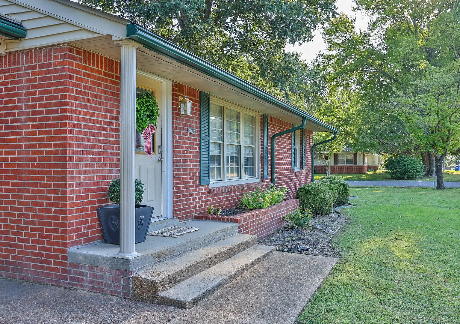 Recently Updated 3 Bed, 2 Bath Home in Martin! — Photo 4