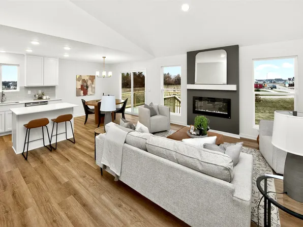 120 NW Rolling Cir, Waukee, IA 50263