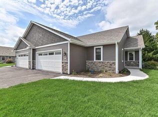 319 N Trailview Cir #35, Waterford, WI 53185