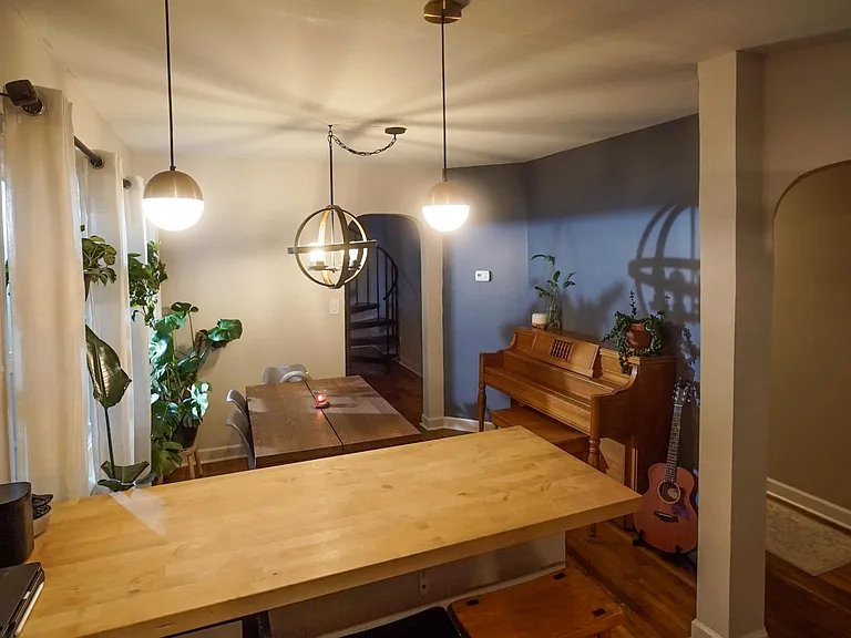 Dining room (view from kitchen)