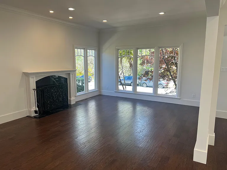 2108 Hillside Dr — Photo 7