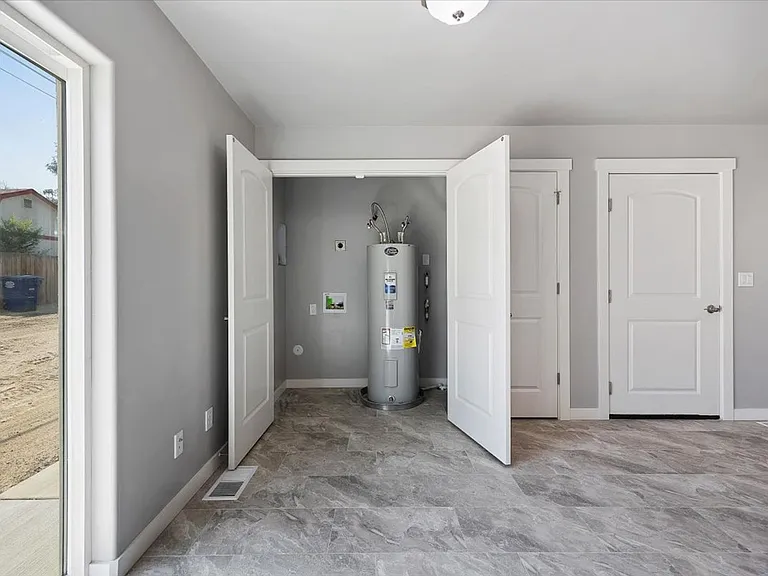 254 Monroe St #2 — Photo 13