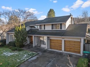 2230 Greenmeadows Way, Ashland, OR 97520