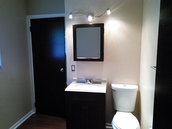 3rd image of 3954 Chateau Dr