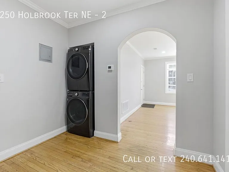 1250 Holbrook Ter NE #2 — Photo 4