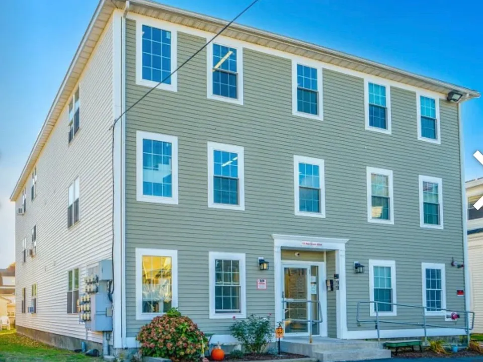 111 Main St #15R