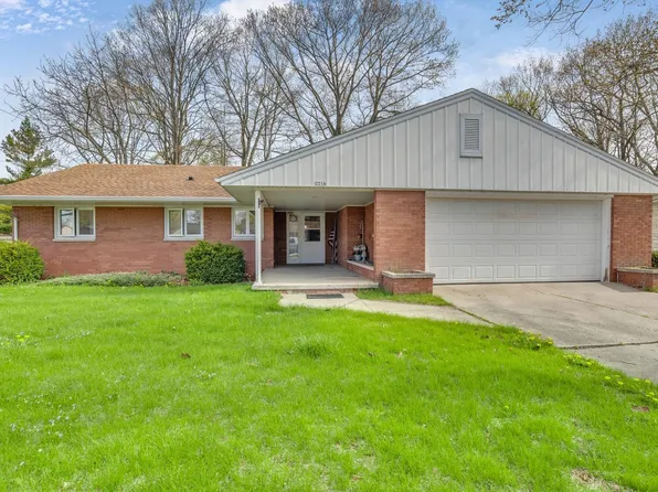 2214 Markham St, Manitowoc, WI 54220