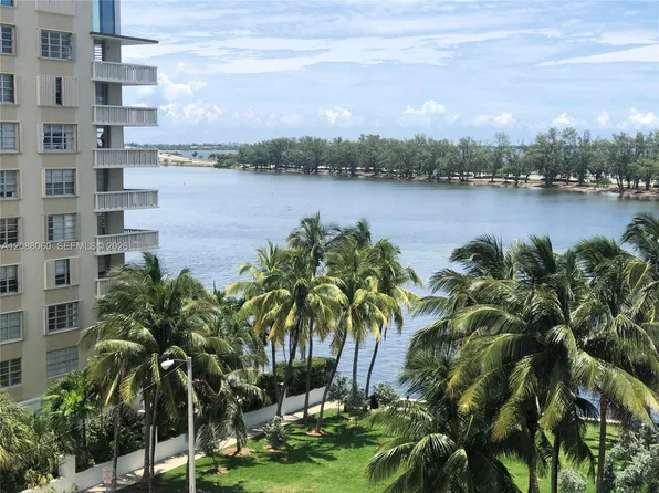 150 SE 25th Rd, Miami, FL