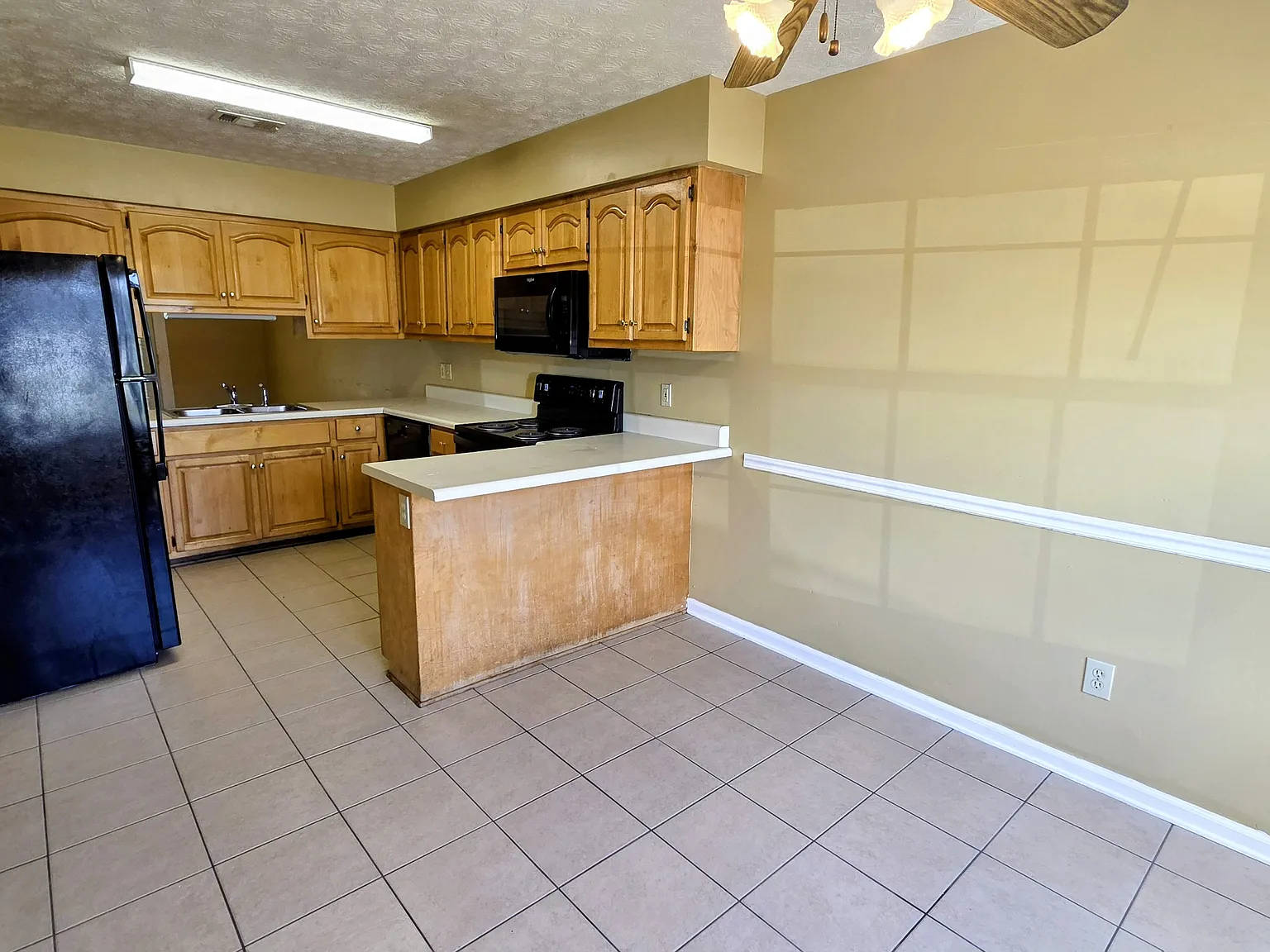 3 bed, 1333 sqft, $1,800 — Photo 4