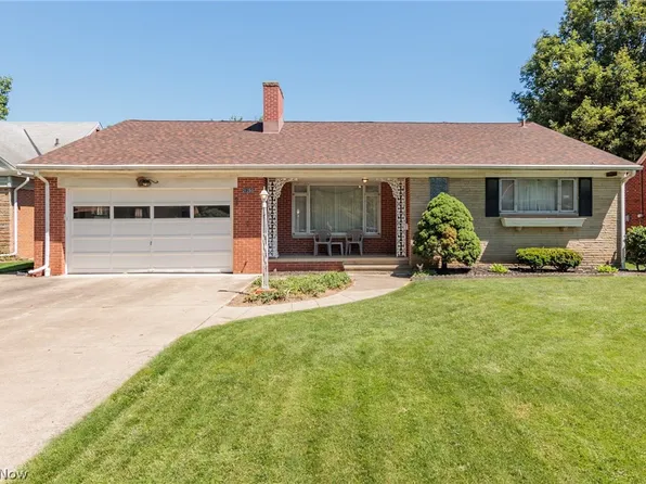 21250 Seabury Ave, Fairview Park, OH 44126