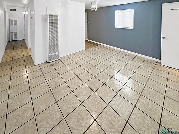 4th image of 809 W Sayers Dr